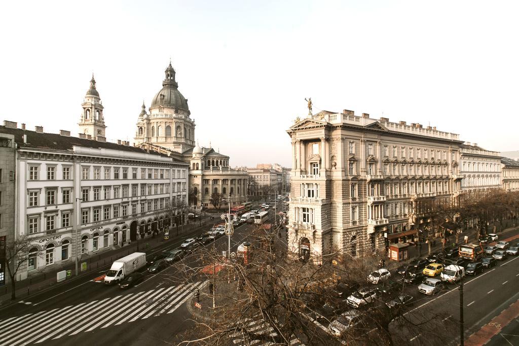 First At Andrassy Apartment Boedapest Buitenkant foto